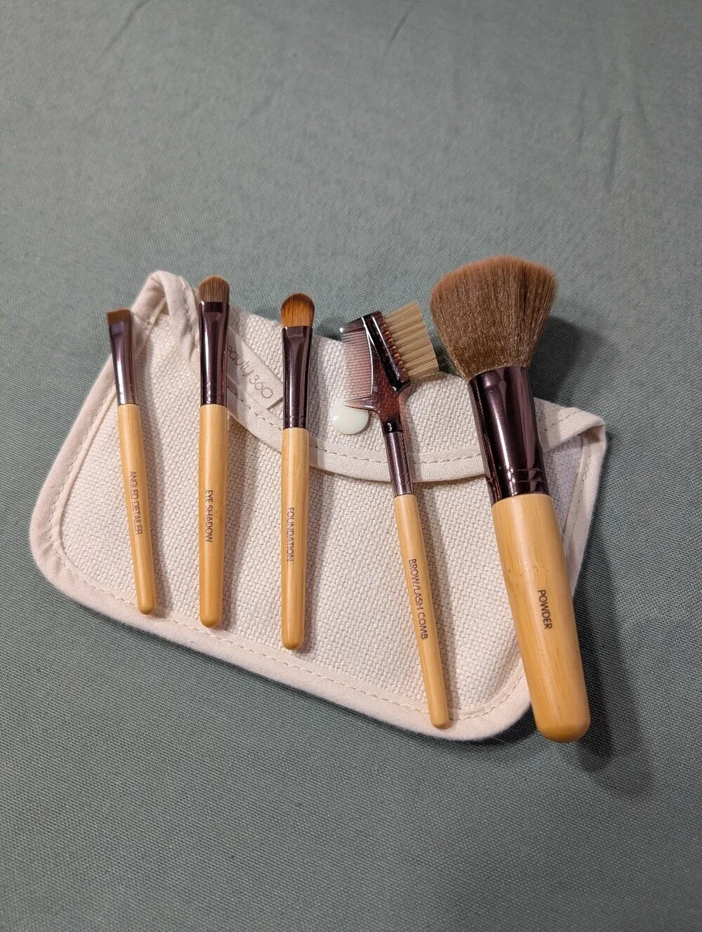 5-Piece Makeup Brush Set With Bamboo Handles